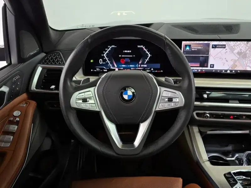 2025 BMW X7 с пробегом 18 329 км