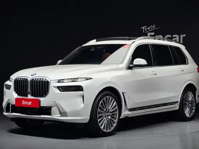 2025 BMW X7 с пробегом 11 781 км