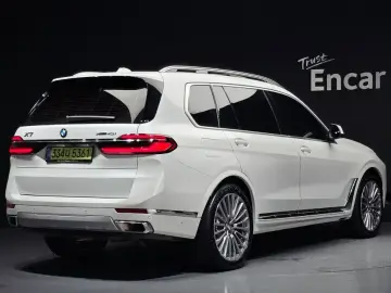 2025 BMW X7 с пробегом 11 781 км