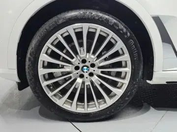 2025 BMW X7 с пробегом 11 781 км