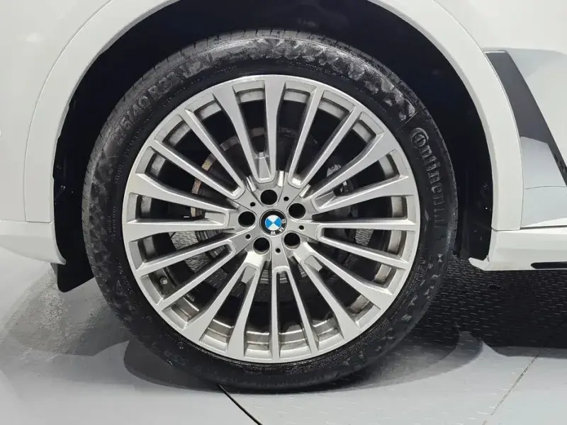 2025 BMW X7 с пробегом 11 781 км