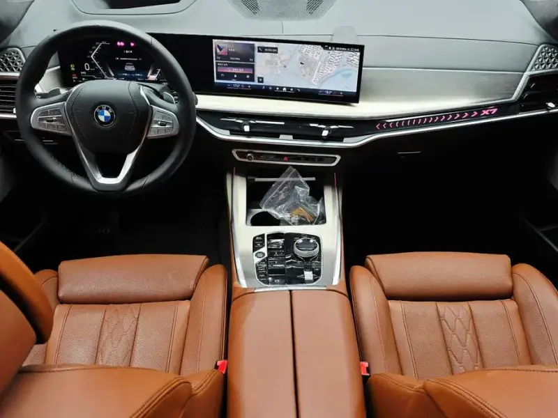 2025 BMW X7 с пробегом 11 781 км