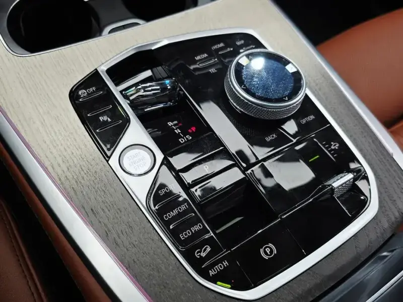 2025 BMW X7 с пробегом 11 781 км