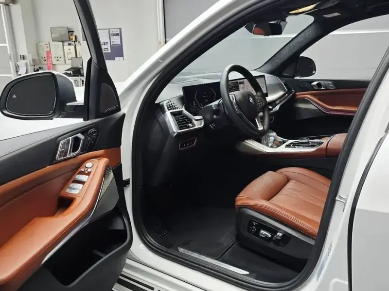 2025 BMW X7 с пробегом 11 781 км