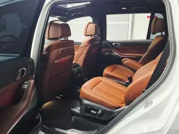 2025 BMW X7 с пробегом 11 781 км