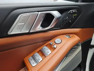 2025 BMW X7 с пробегом 11 781 км