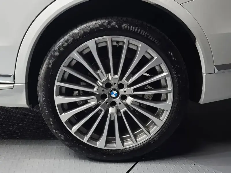 2025 BMW X7 с пробегом 11 781 км