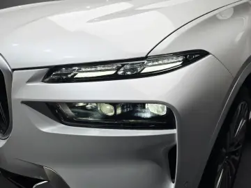 2025 BMW X7 с пробегом 11 781 км