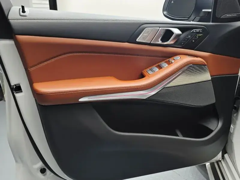 2025 BMW X7 с пробегом 11 781 км