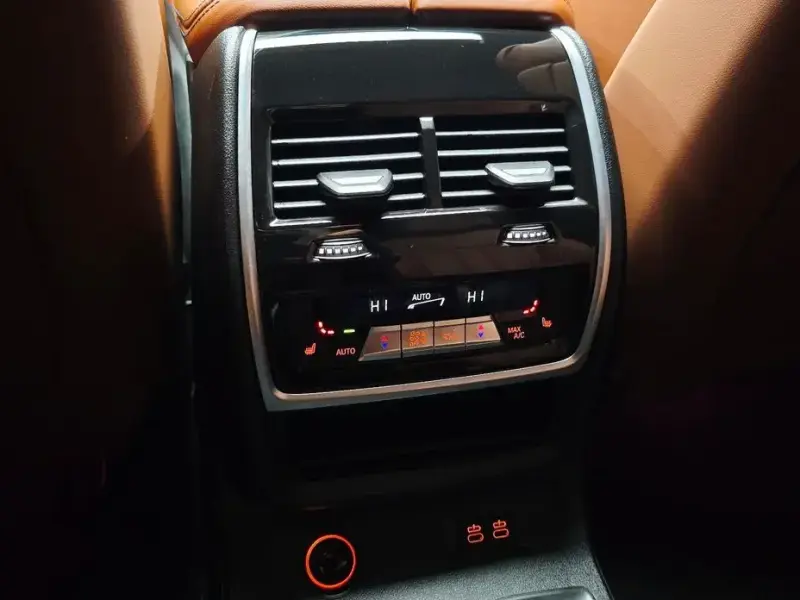 2025 BMW X7 с пробегом 11 781 км