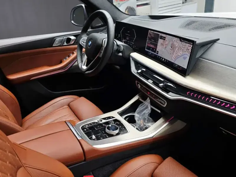 2025 BMW X7 с пробегом 11 781 км