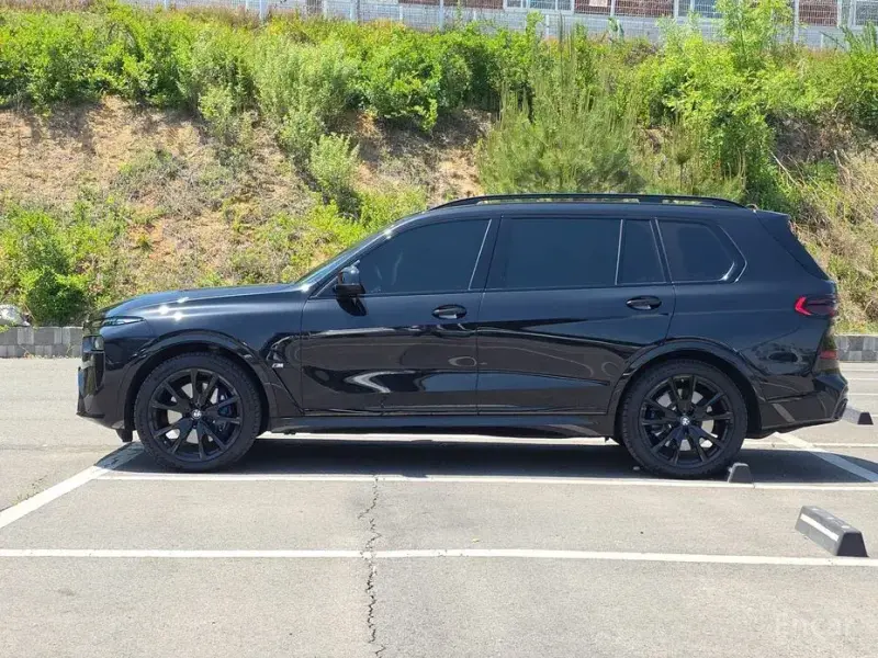 2025 BMW X7 с пробегом 27 665 км