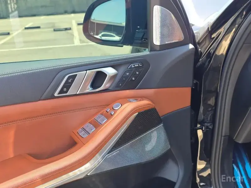 2025 BMW X7 с пробегом 27 665 км