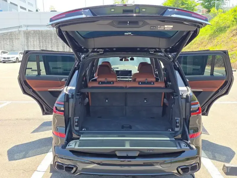 2025 BMW X7 с пробегом 27 665 км