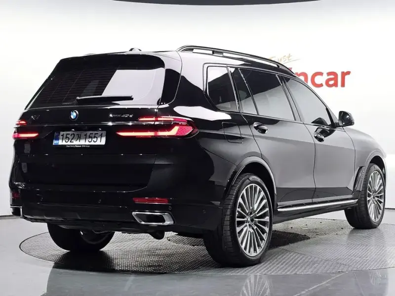 2025 BMW X7 с пробегом 5 002 км