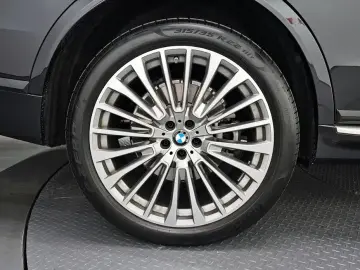 2025 BMW X7 с пробегом 5 002 км