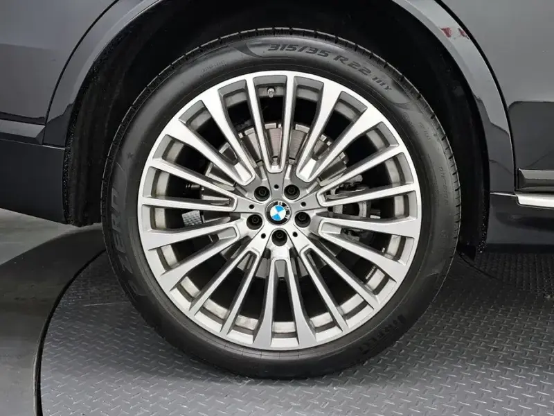 2025 BMW X7 с пробегом 5 002 км