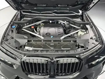 2025 BMW X7 с пробегом 5 002 км