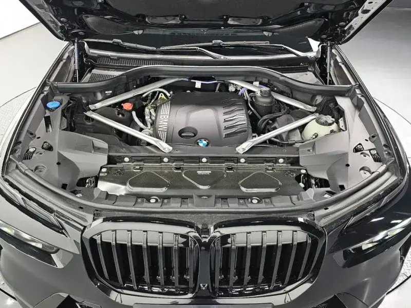 2025 BMW X7 с пробегом 5 002 км