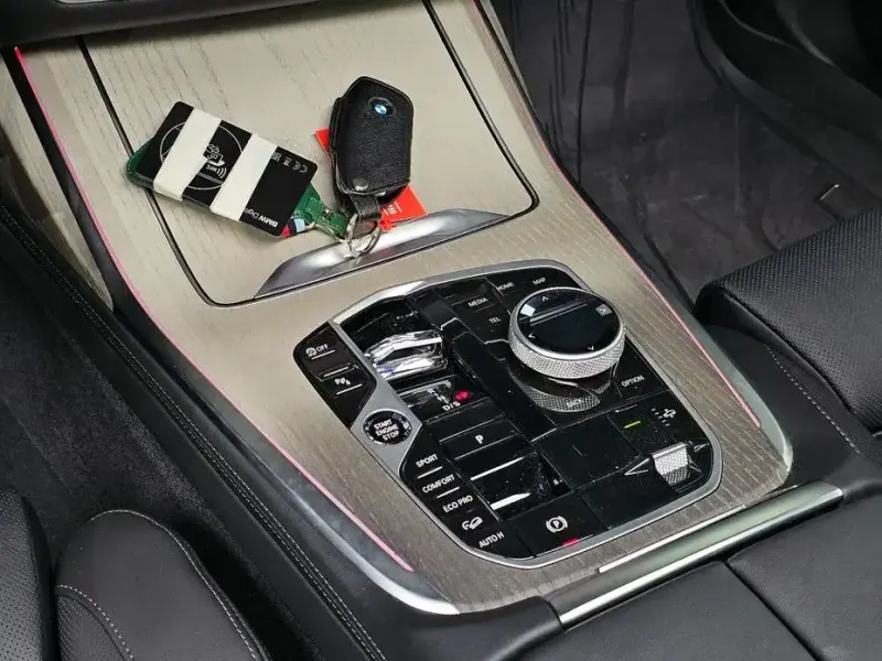 2025 BMW X7 с пробегом 5 002 км