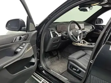2025 BMW X7 с пробегом 5 002 км