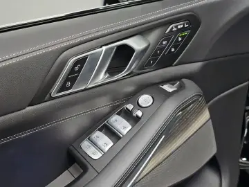 2025 BMW X7 с пробегом 5 002 км
