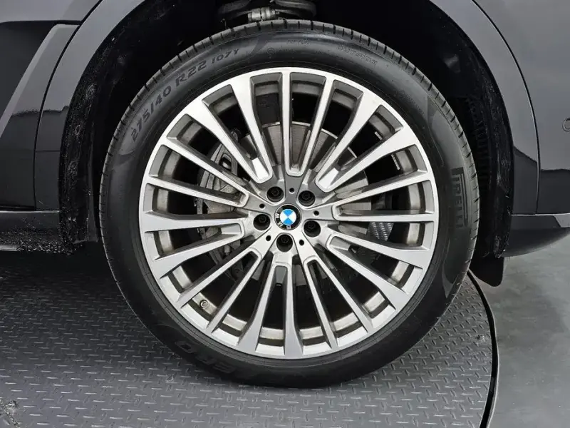 2025 BMW X7 с пробегом 5 002 км