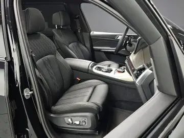 2025 BMW X7 с пробегом 5 002 км