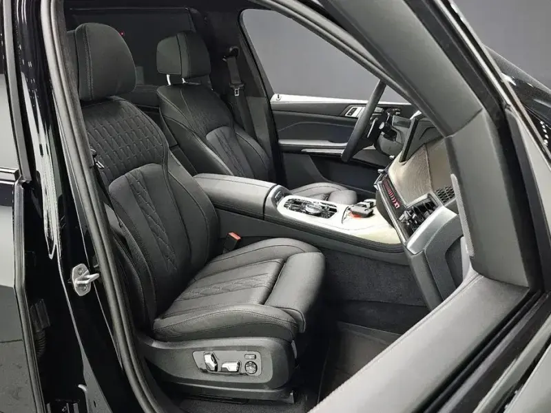 2025 BMW X7 с пробегом 5 002 км