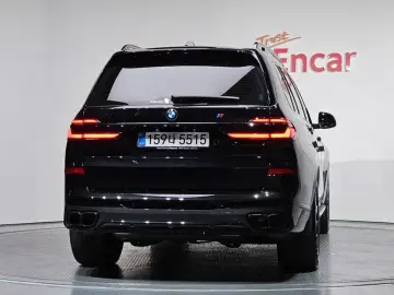 2025 BMW X7 с пробегом 18 347 км