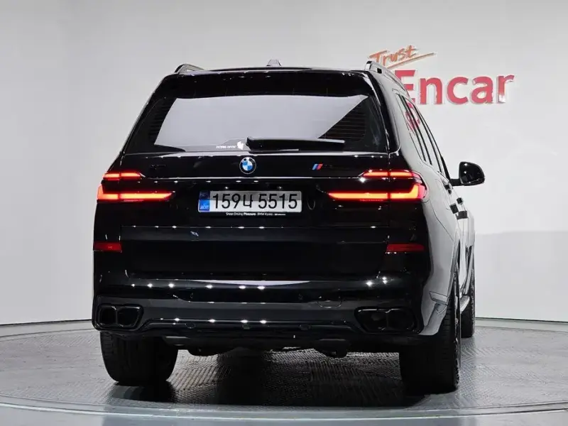 2025 BMW X7 с пробегом 18 347 км
