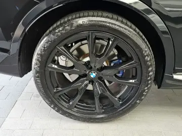 2025 BMW X7 с пробегом 18 347 км