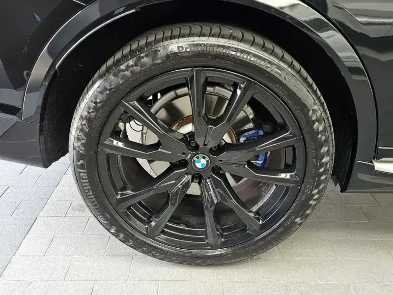 2025 BMW X7 с пробегом 18 347 км