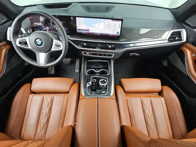 2025 BMW X7 с пробегом 18 347 км