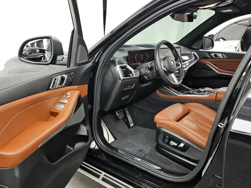 2025 BMW X7 с пробегом 18 347 км