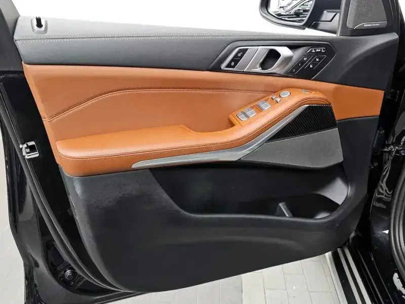 2025 BMW X7 с пробегом 18 347 км