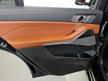 2025 BMW X7 с пробегом 18 347 км