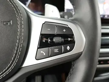2025 BMW X7 с пробегом 18 347 км