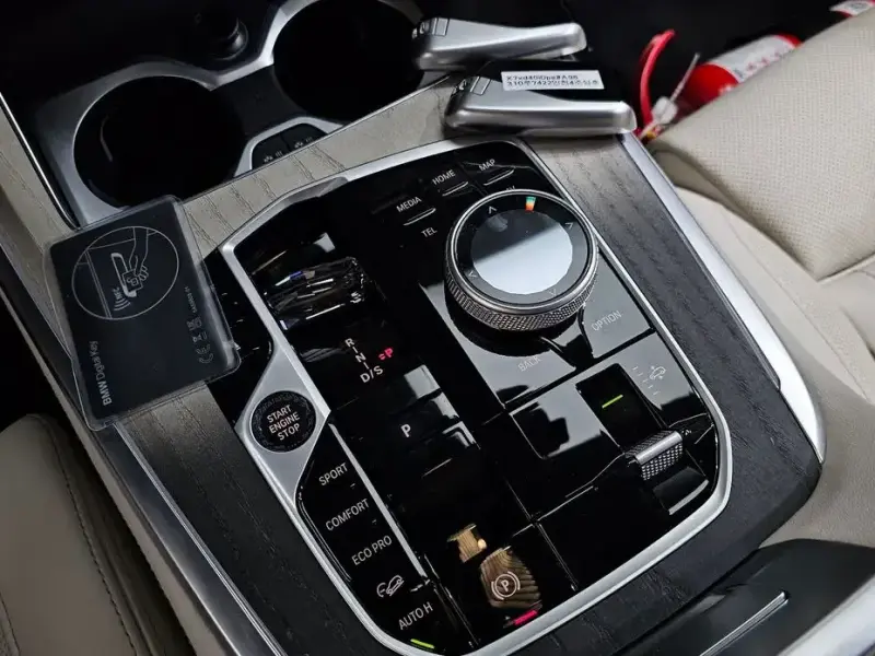 2025 BMW X7 с пробегом 7 931 км