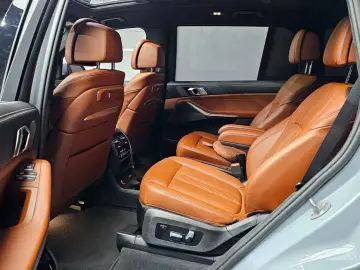 2025 BMW X7 с пробегом 5 087 км
