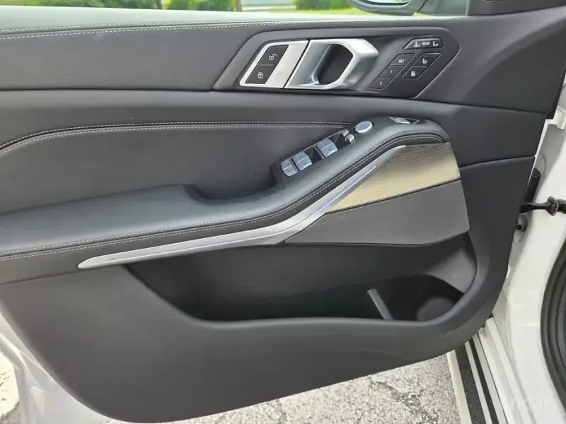2025 BMW X7 с пробегом 40 100 км