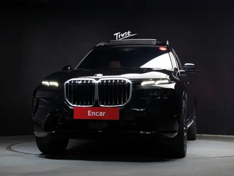 2025 BMW X7 с пробегом 13 184 км