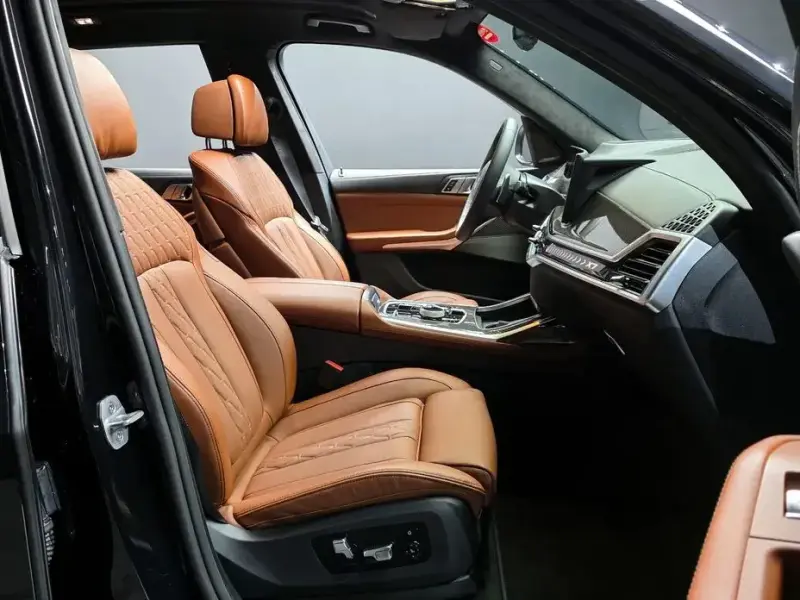2025 BMW X7 с пробегом 13 184 км