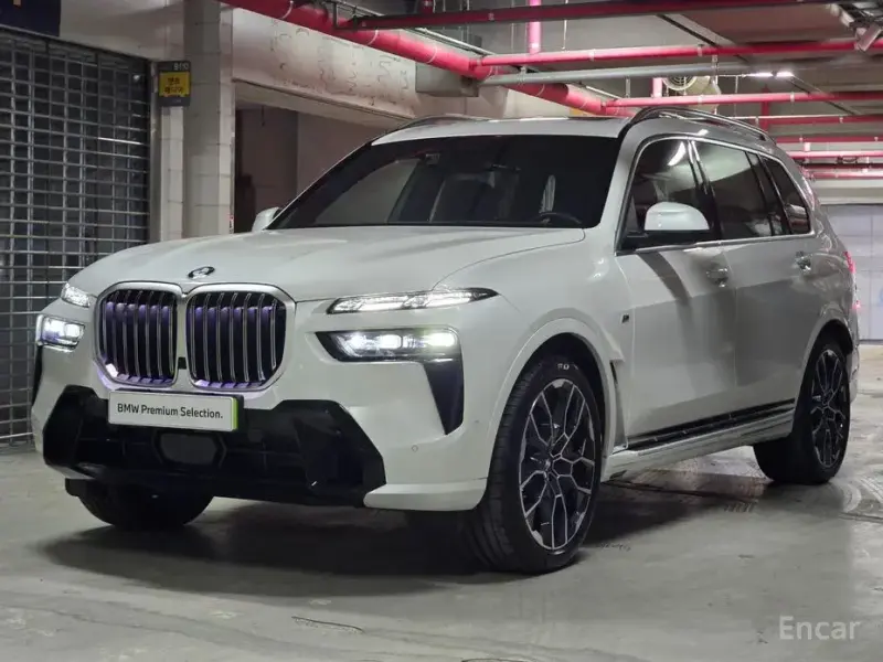 2025 BMW X7 с пробегом 7 606 км