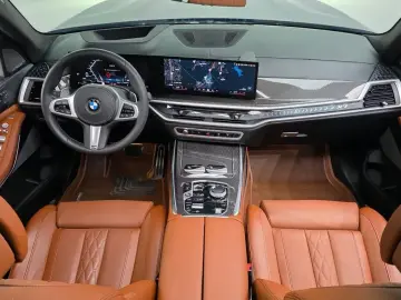 2024 BMW X7 с пробегом 7 935 км