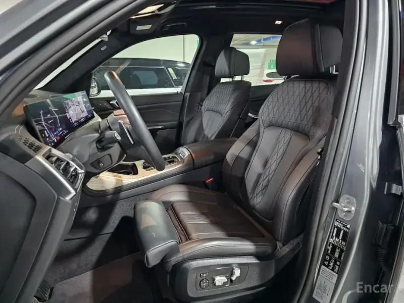 2025 BMW X7 с пробегом 11 760 км