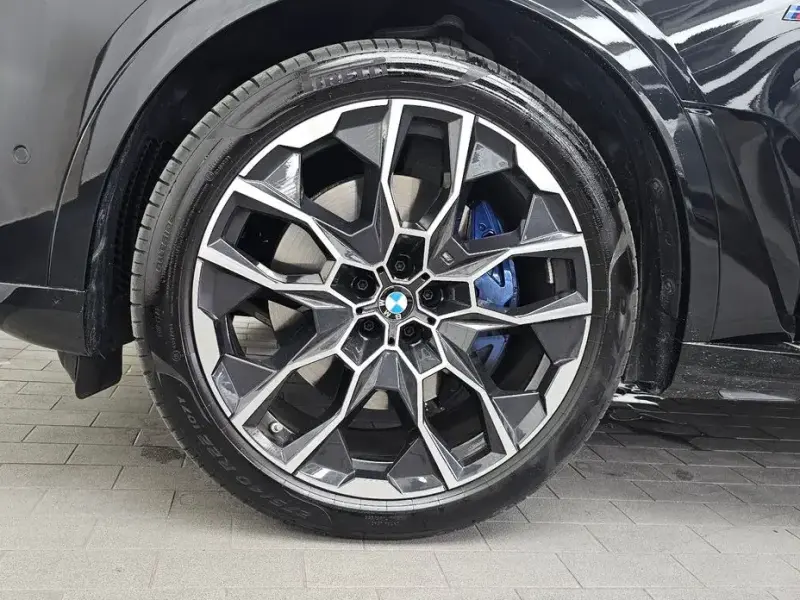2025 BMW X7 с пробегом 16 542 км