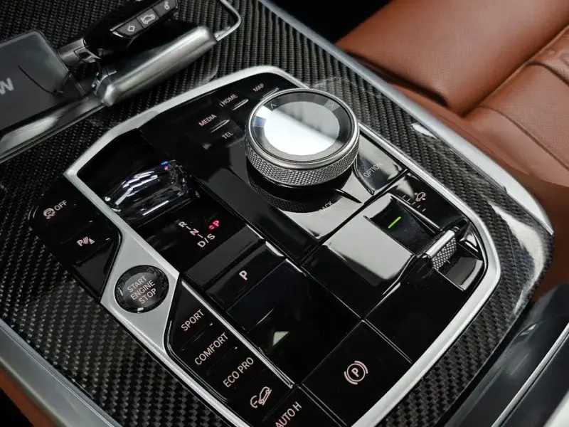 2025 BMW X7 с пробегом 16 542 км