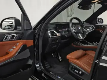 2025 BMW X7 с пробегом 16 542 км