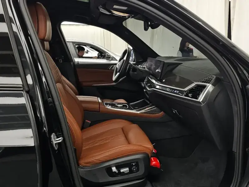 2025 BMW X7 с пробегом 16 542 км